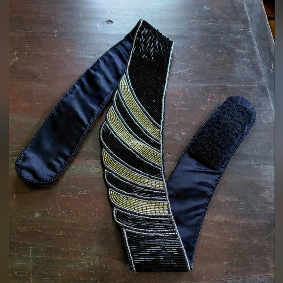 Vintage 80s hand beaded black gold scalloped disco belt velcro closure S / M - Picture 15 of 17